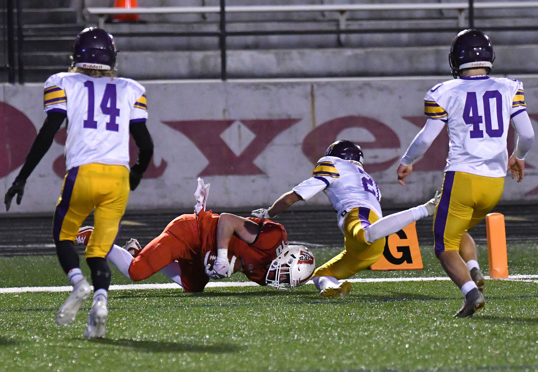 102320-qc-spt-dewitt-assum fball-125